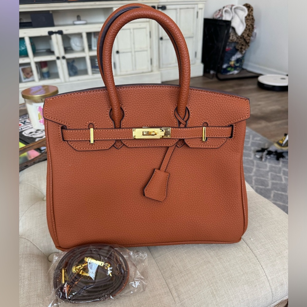 Small sized brown/orange purse